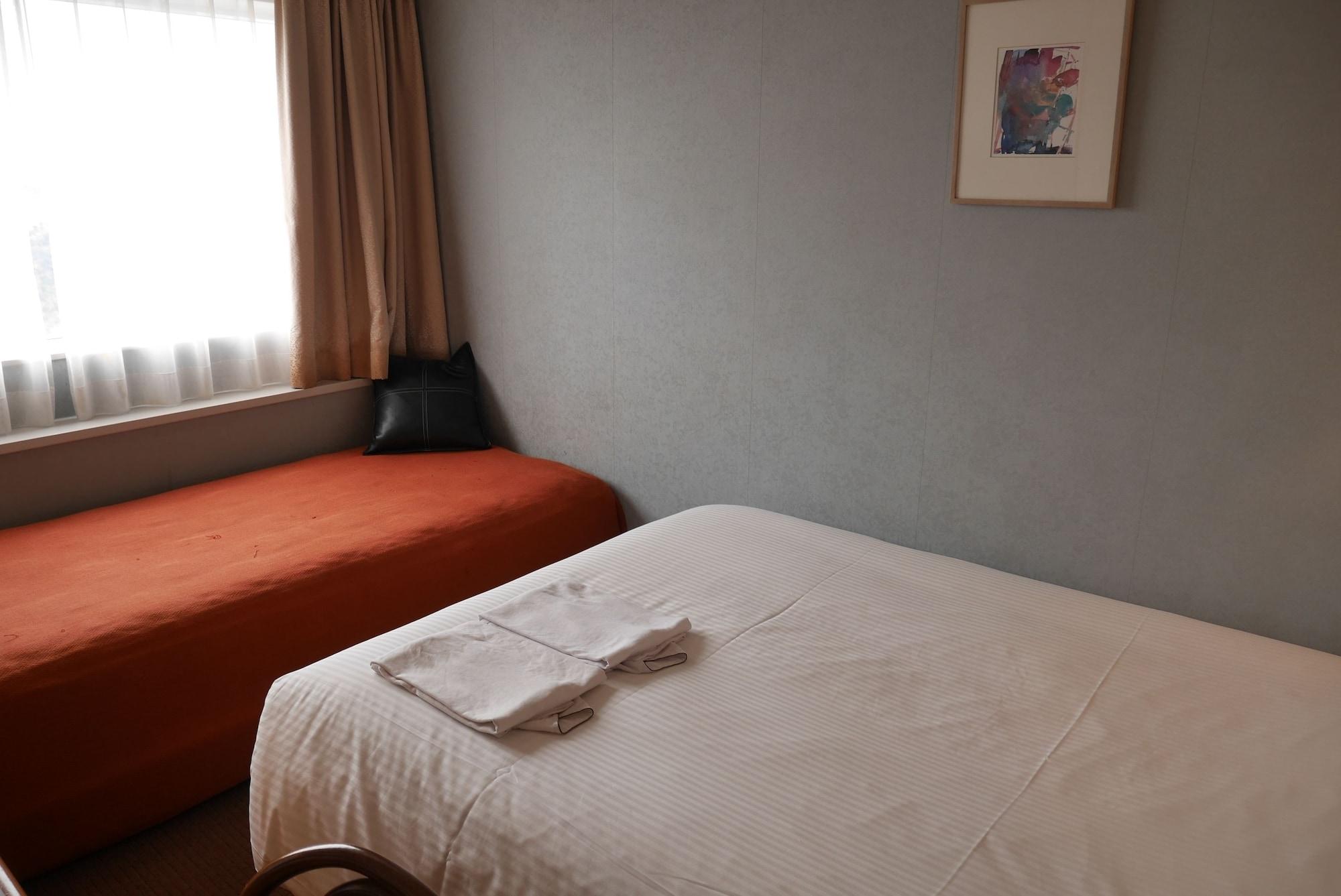 Yokohama Techno Tower Hotel Екстер'єр фото