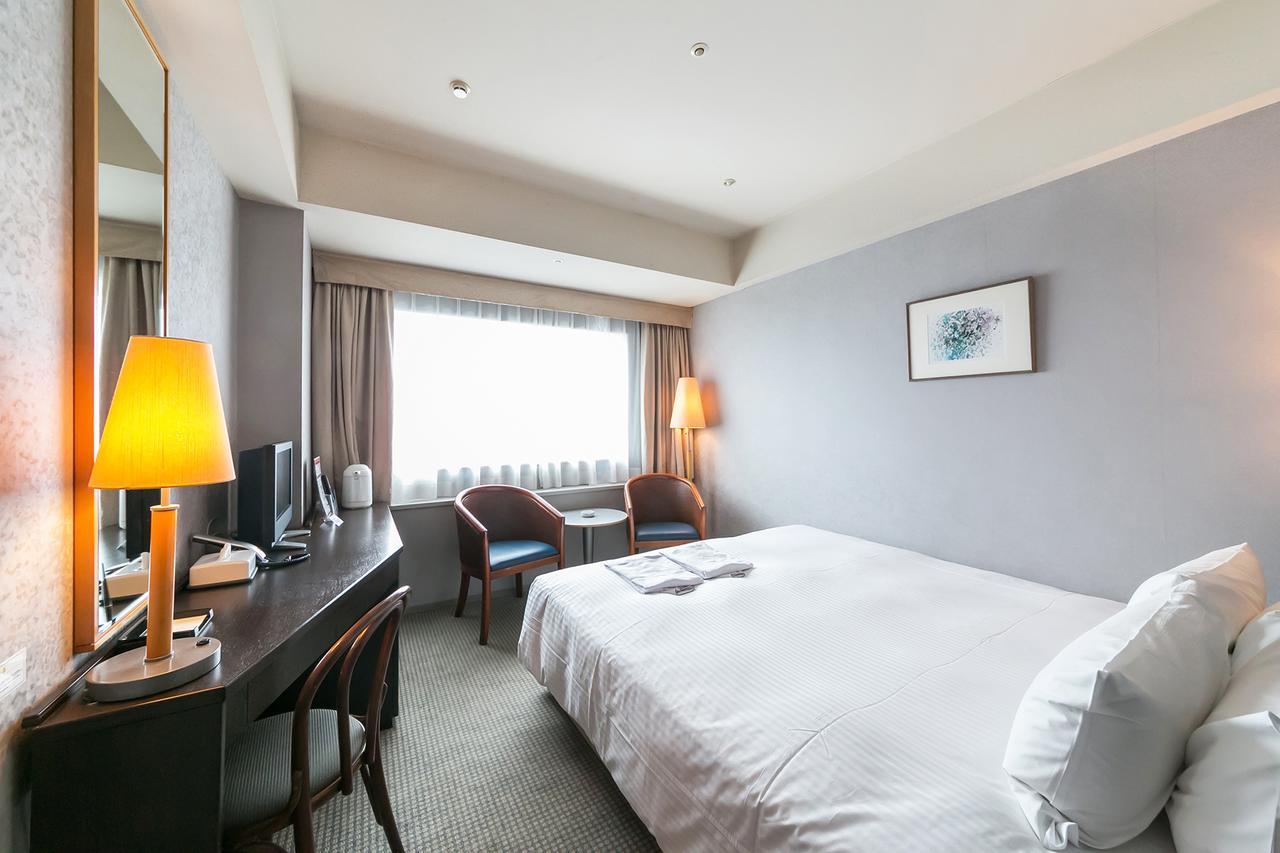 Yokohama Techno Tower Hotel Екстер'єр фото