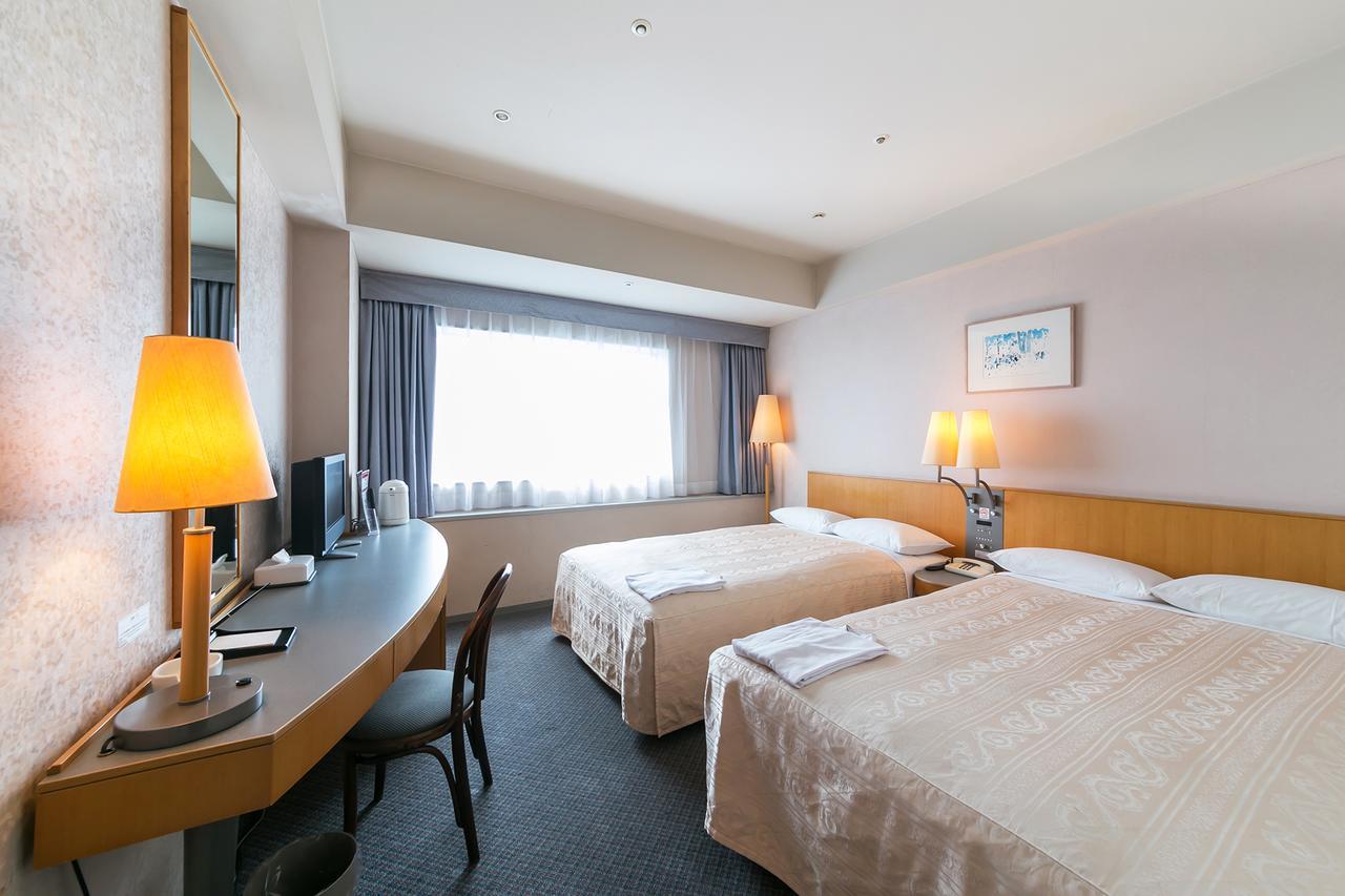 Yokohama Techno Tower Hotel Екстер'єр фото