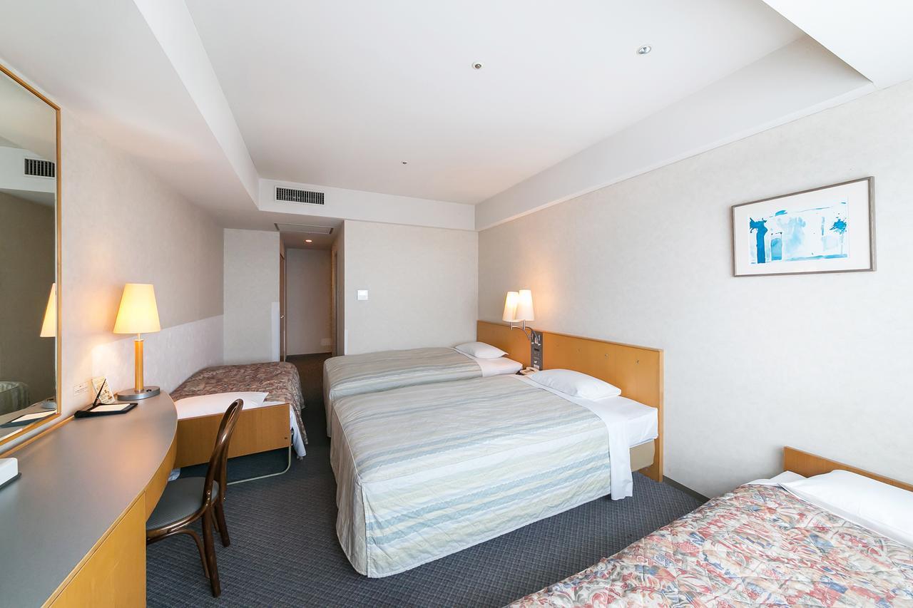 Yokohama Techno Tower Hotel Екстер'єр фото